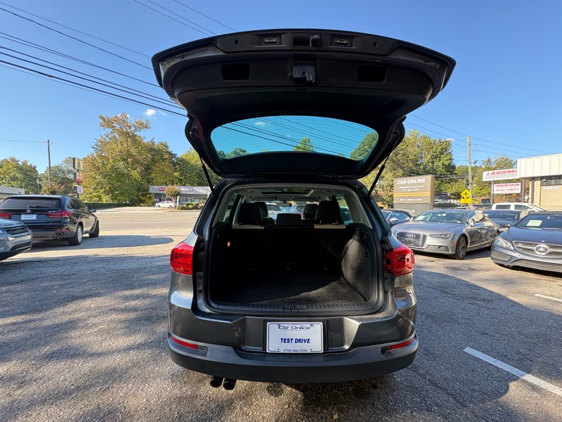 Volkswagen Tiguan SE 2016