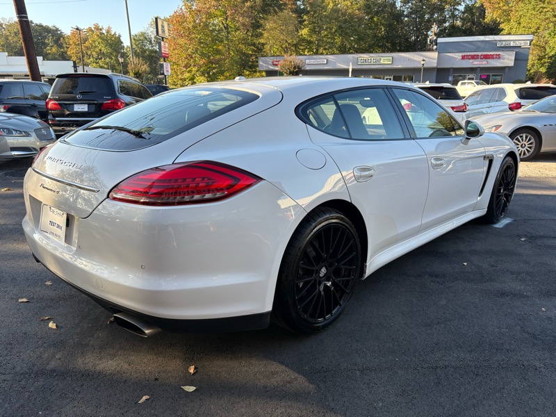 Porsche Panamera 4 2011