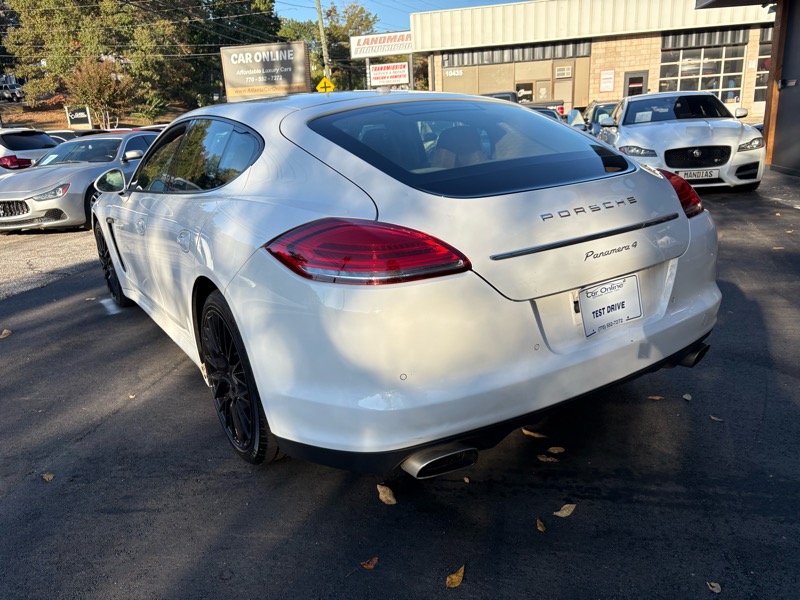 Porsche Panamera 4 2011