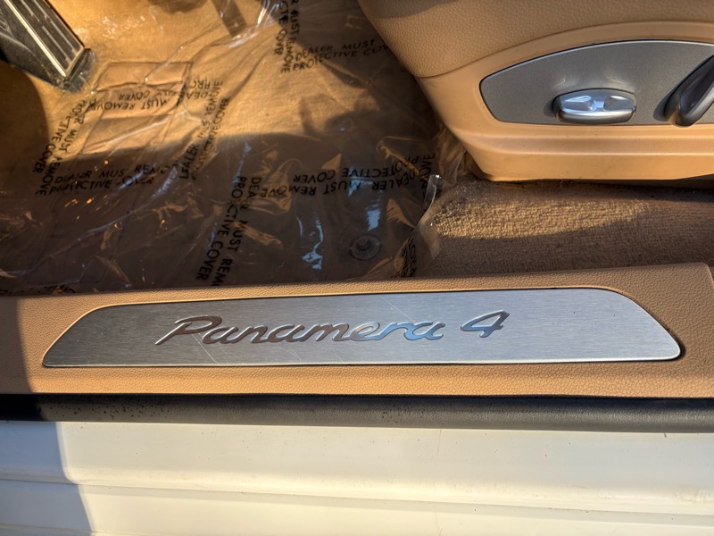 Porsche Panamera 4 2011