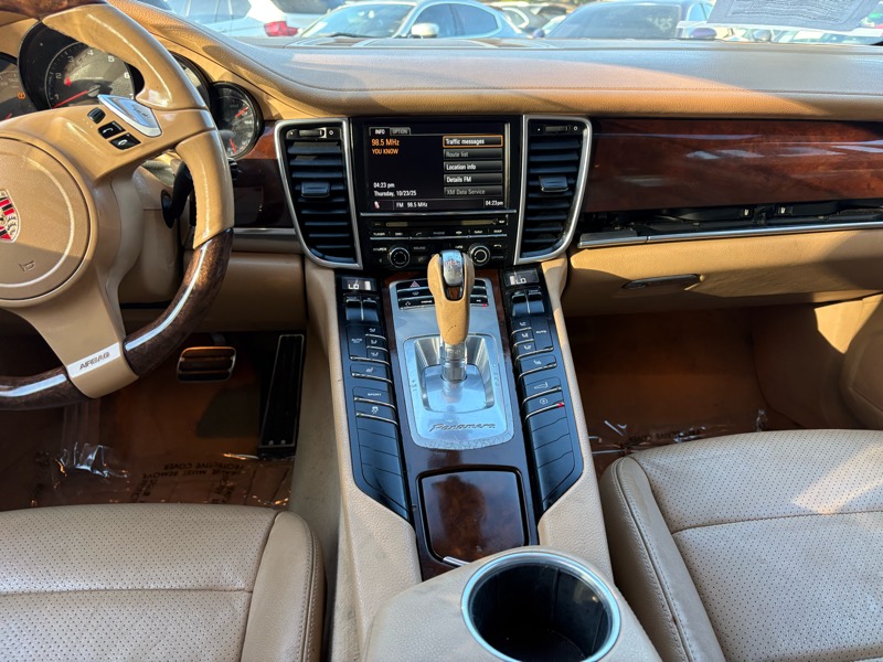 Porsche Panamera 4 2011