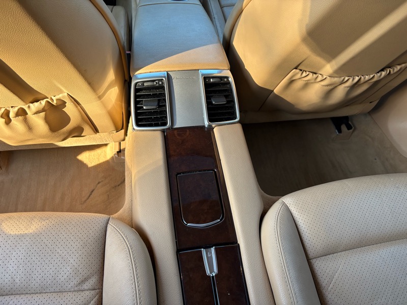 Porsche Panamera 4 2011