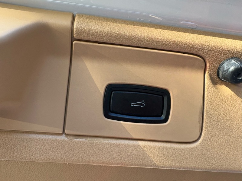 Porsche Panamera 4 2011