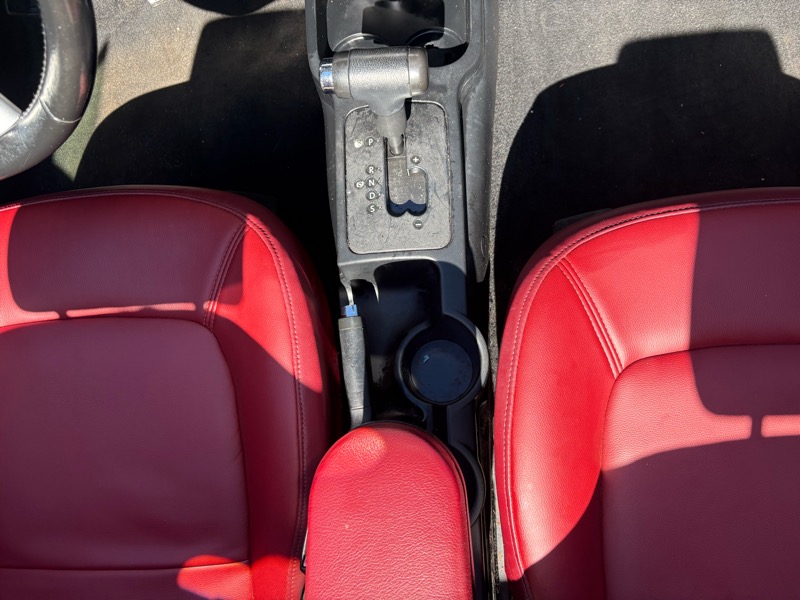 Volkswagen New Beetle S Convertible 2009