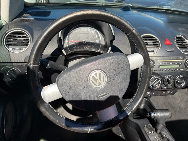 Volkswagen New Beetle S Convertible 2009