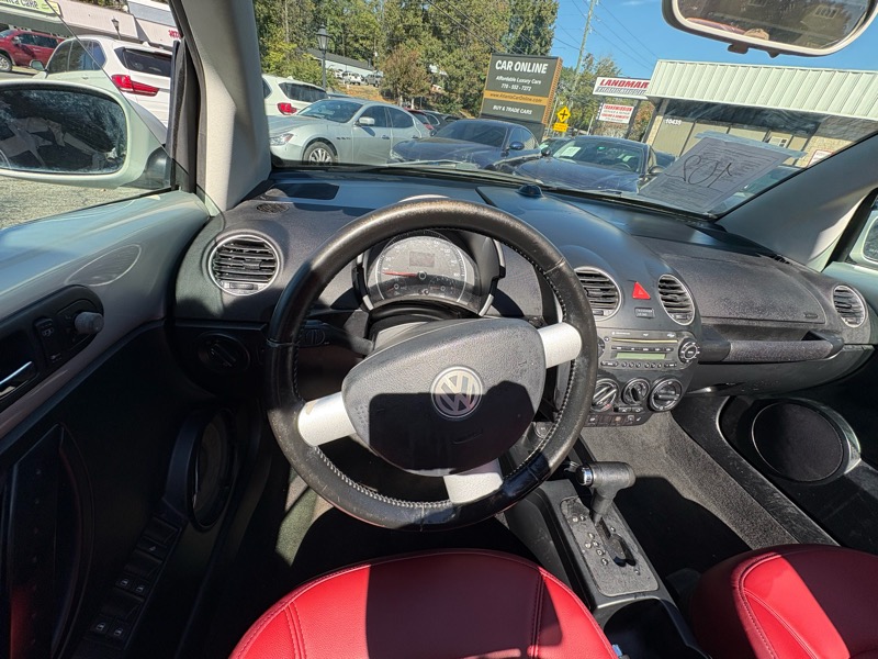 Volkswagen New Beetle S Convertible 2009