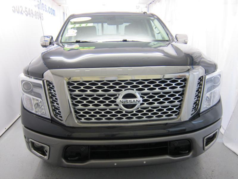 Nissan Titan PRO-4X Crew Cab 4WD 2019