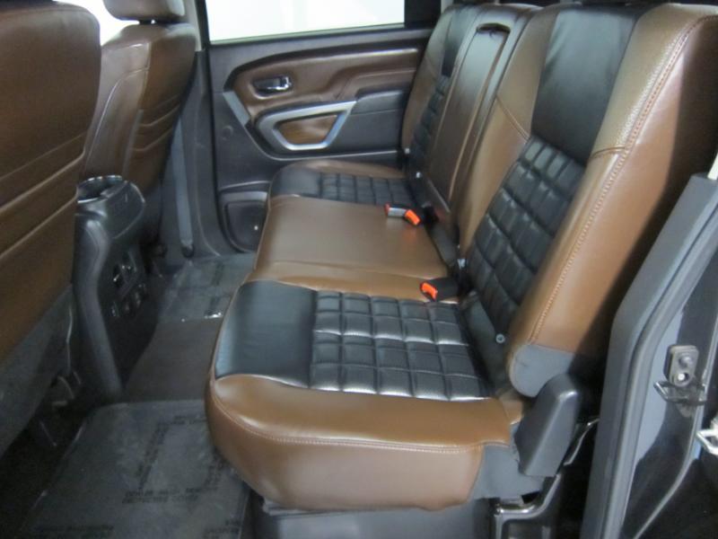 Nissan Titan PRO-4X Crew Cab 4WD 2019