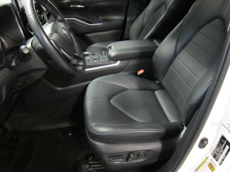 Toyota Highlander XLE Nav AWD V6 2022