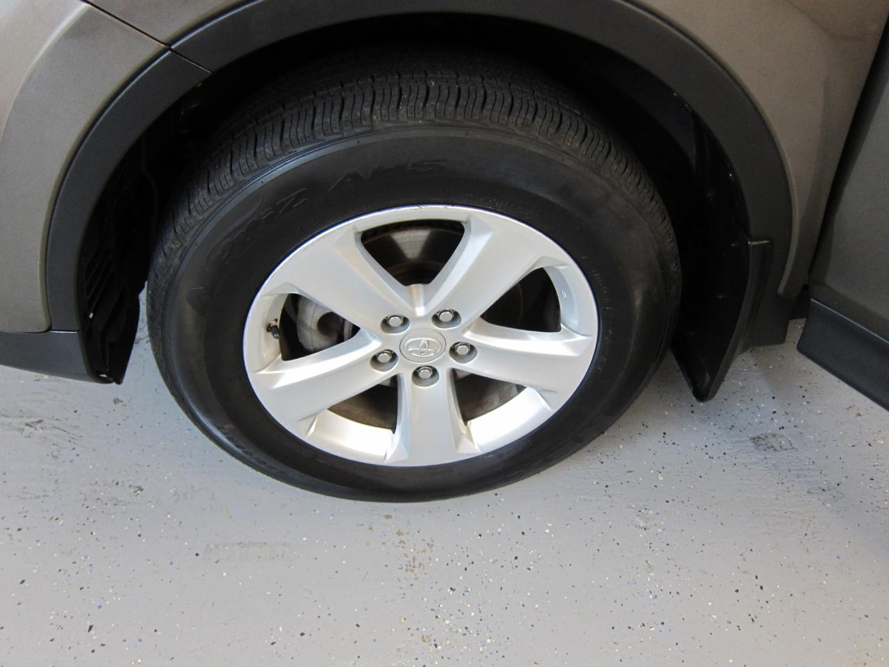 Toyota RAV4 XLE AWD 2013