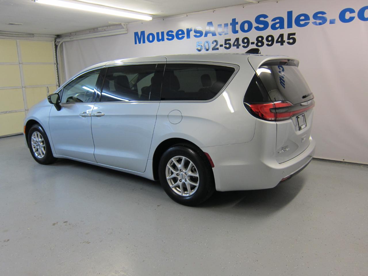 Chrysler Pacifica Touring L 2024