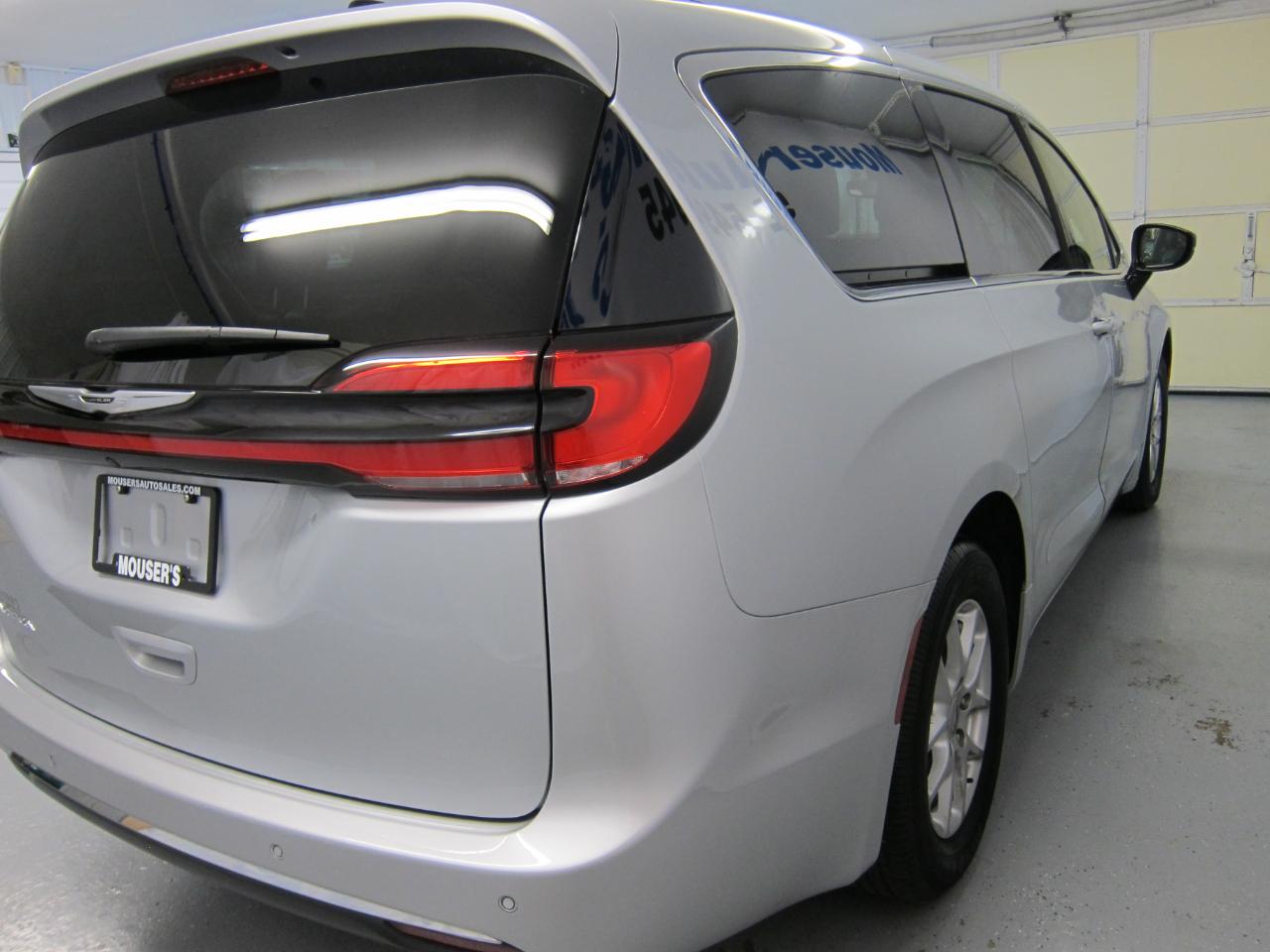 Chrysler Pacifica Touring L 2024