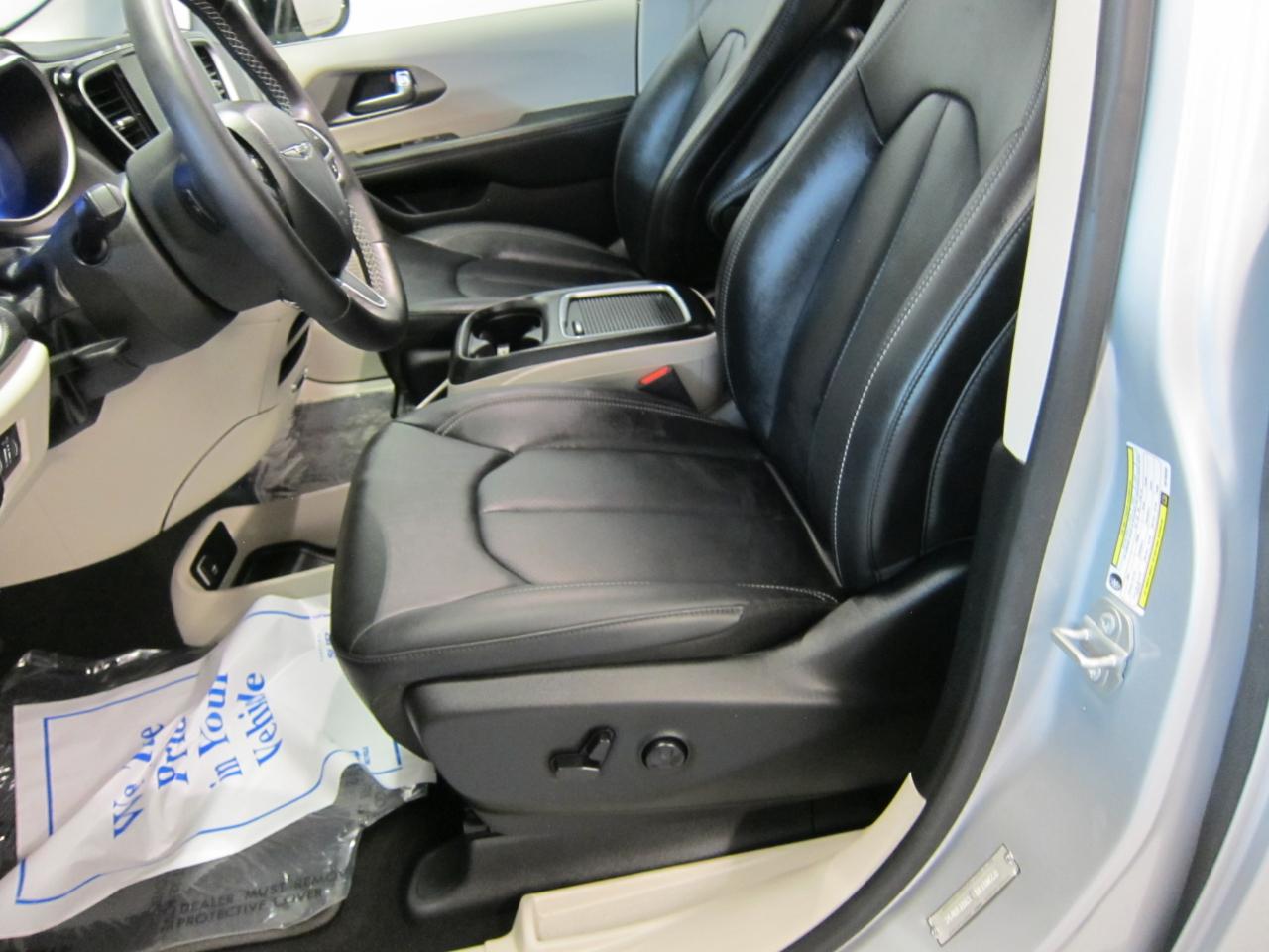 Chrysler Pacifica Touring L 2024