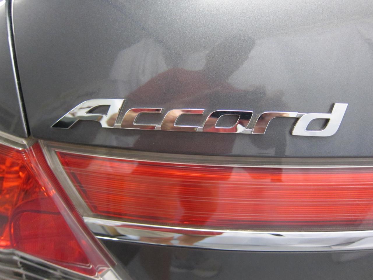 Honda Accord LX-P Sedan AT 2011
