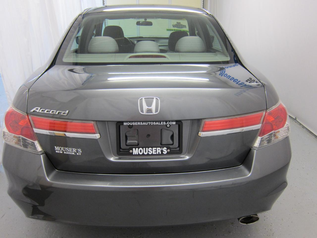 Honda Accord LX-P Sedan AT 2011