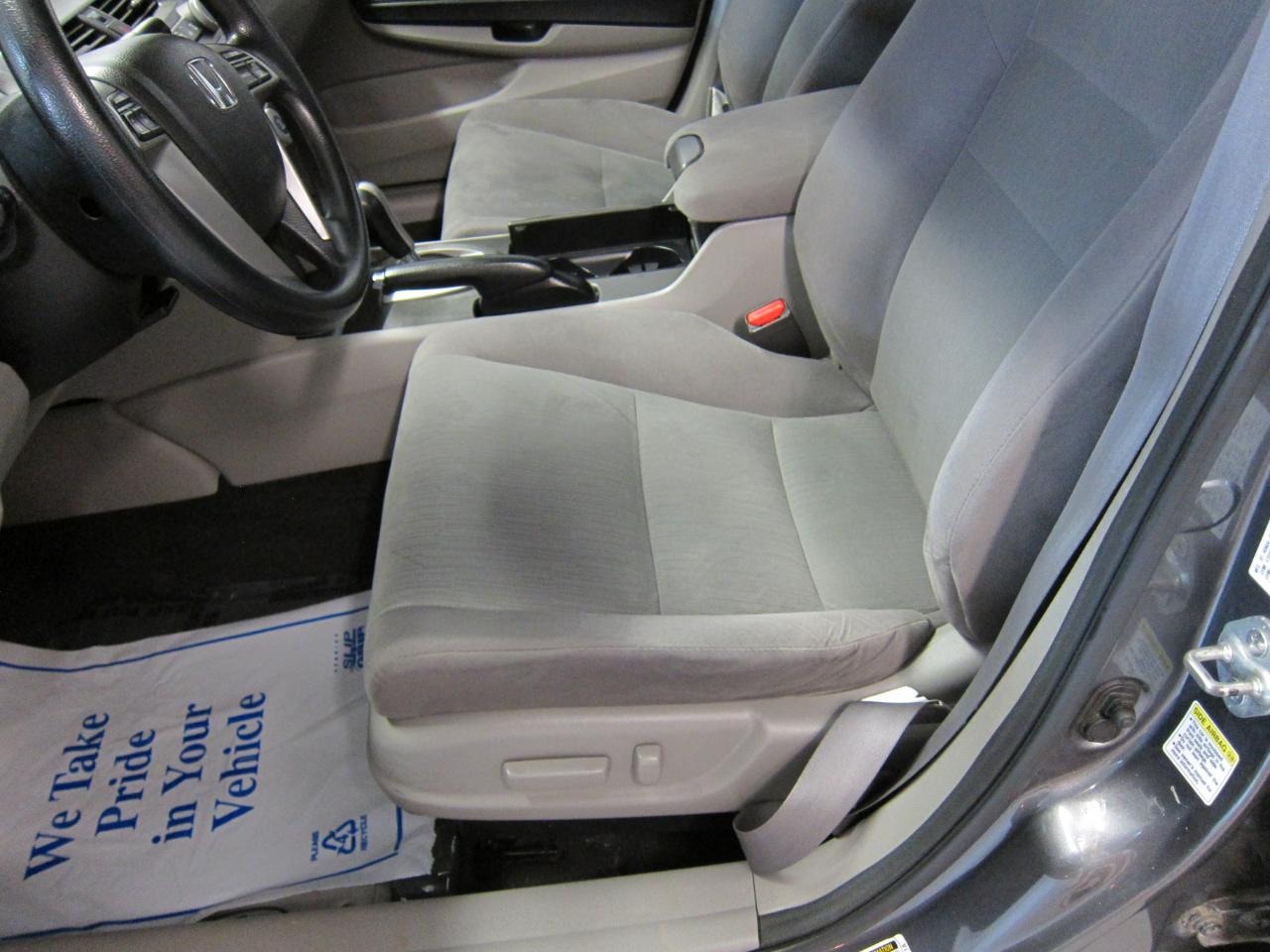 Honda Accord LX-P Sedan AT 2011