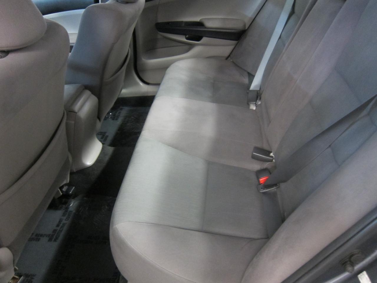 Honda Accord LX-P Sedan AT 2011