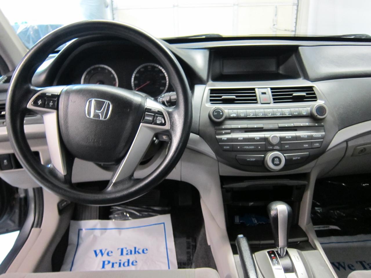 Honda Accord LX-P Sedan AT 2011