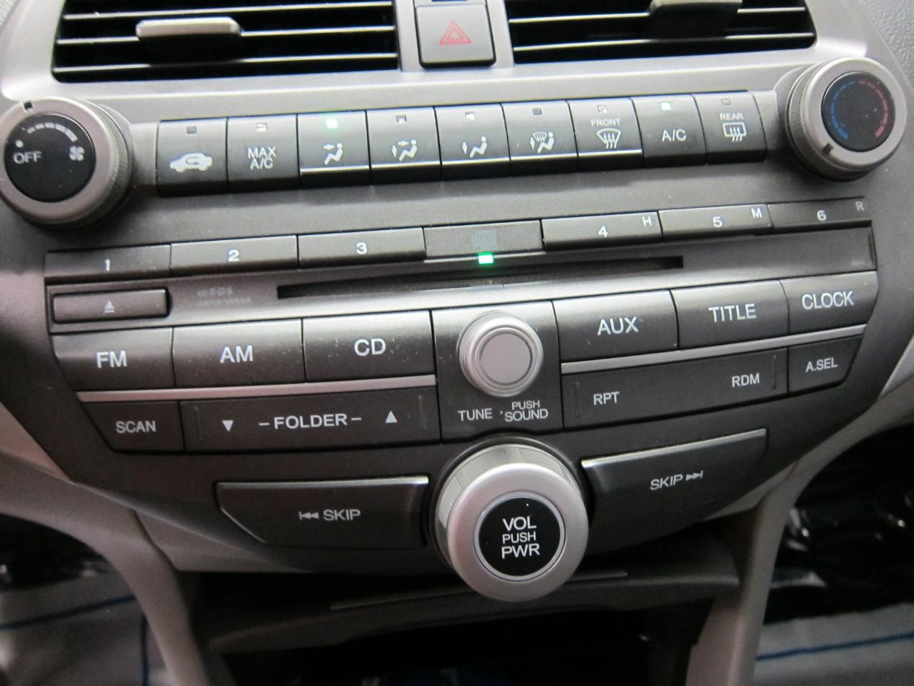 Honda Accord LX-P Sedan AT 2011