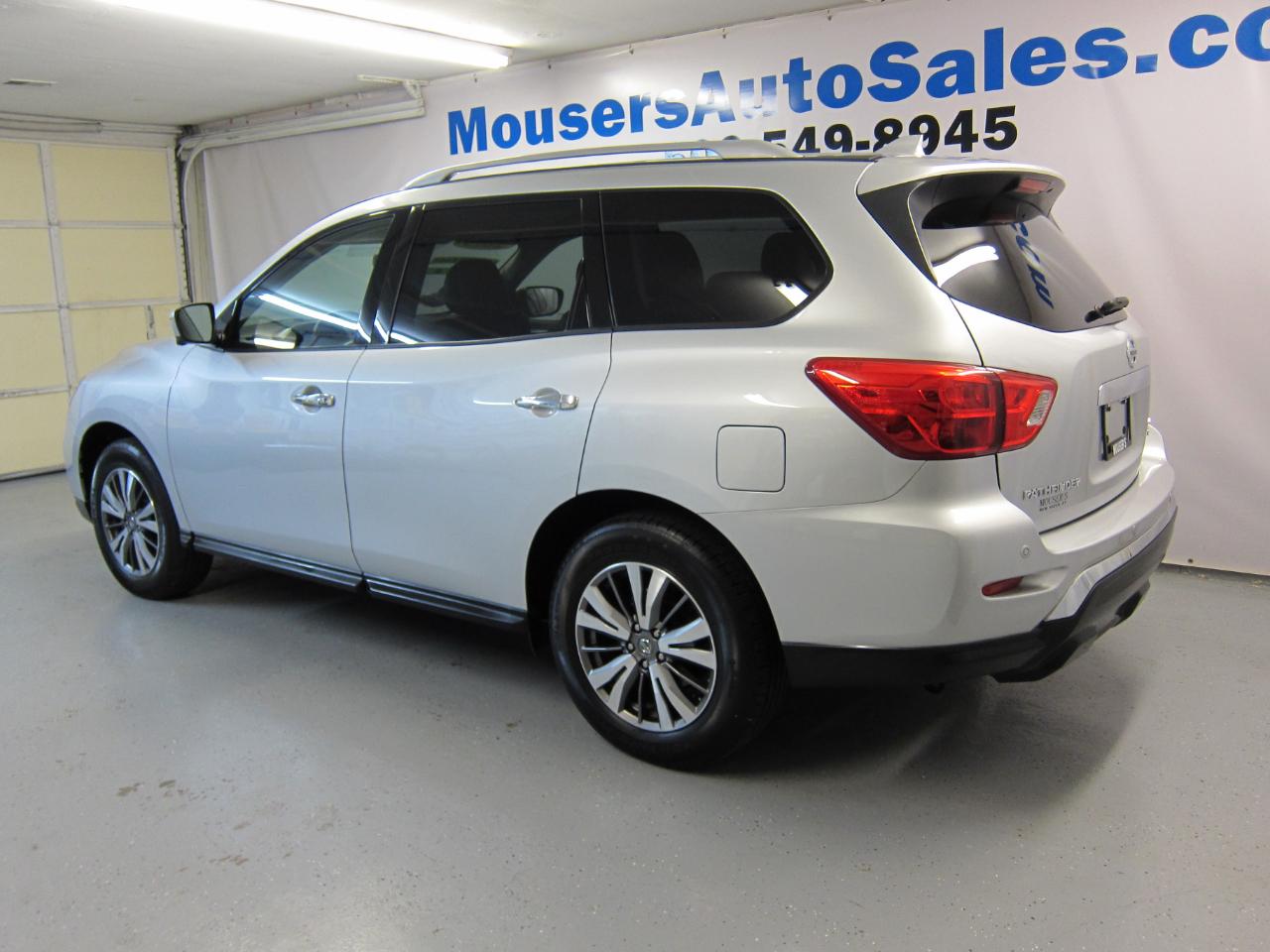 Nissan Pathfinder SL 4WD 2019