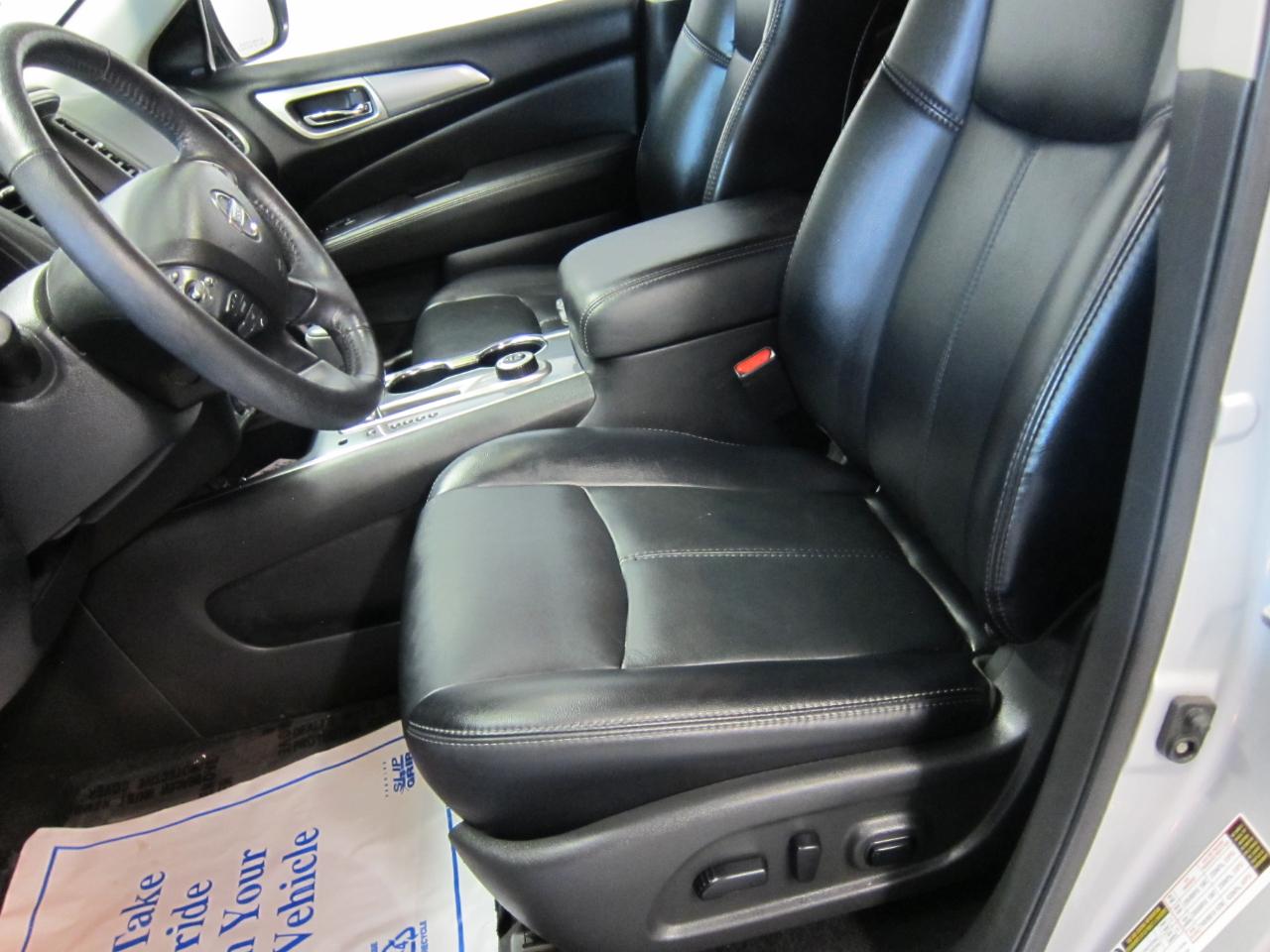 Nissan Pathfinder SL 4WD 2019