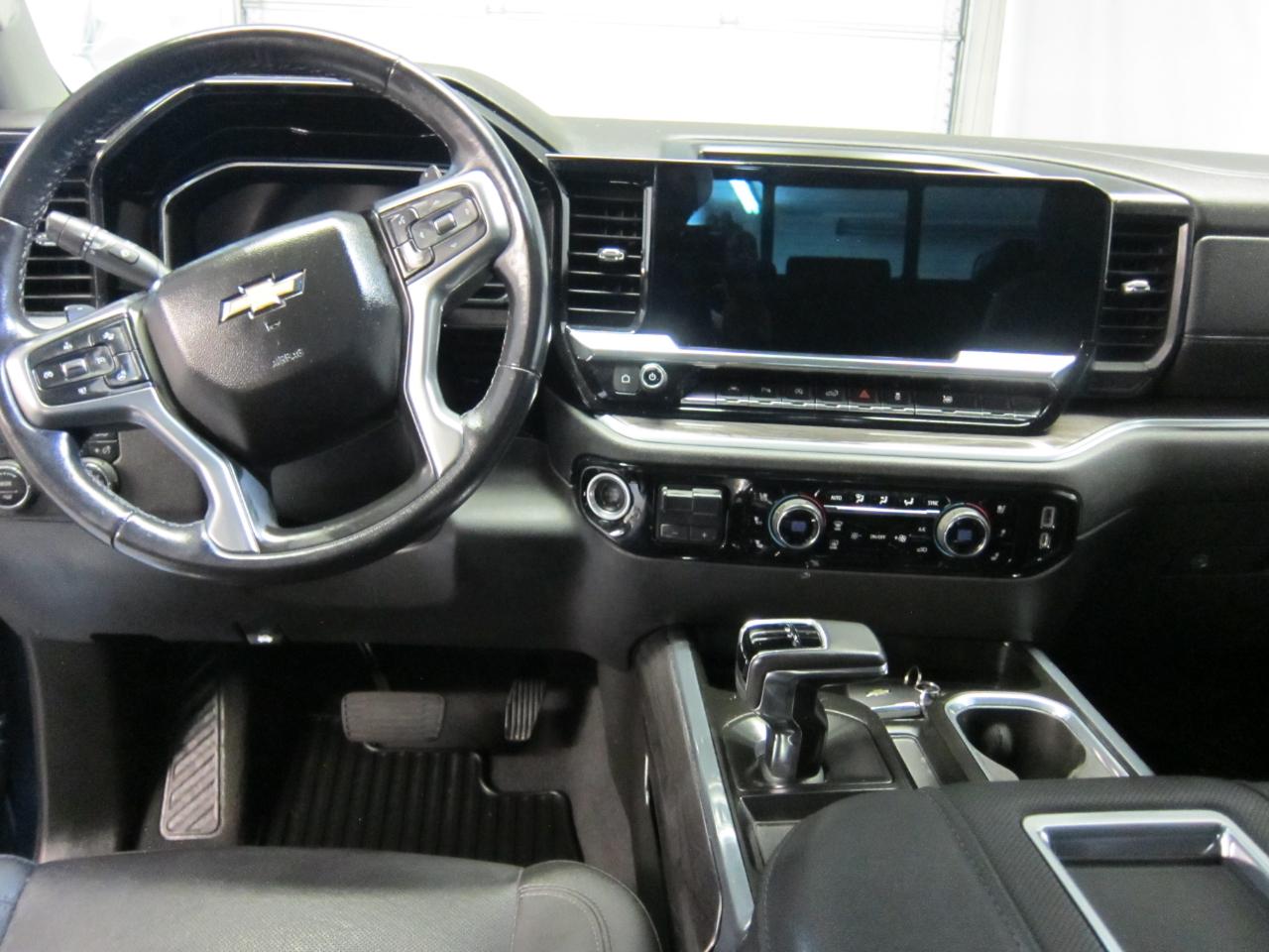 Chevrolet Silverado 1500 LTZ Crew Cab 4WD 2022