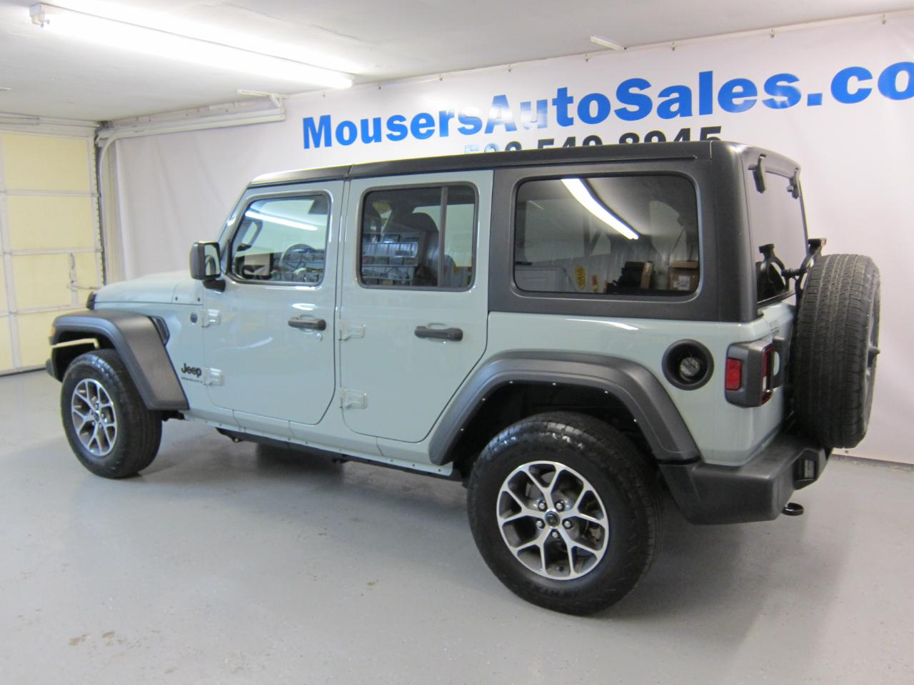 Jeep Wrangler Sport 2024