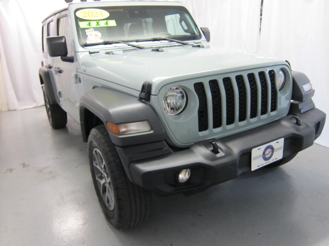 Jeep Wrangler Sport 2024