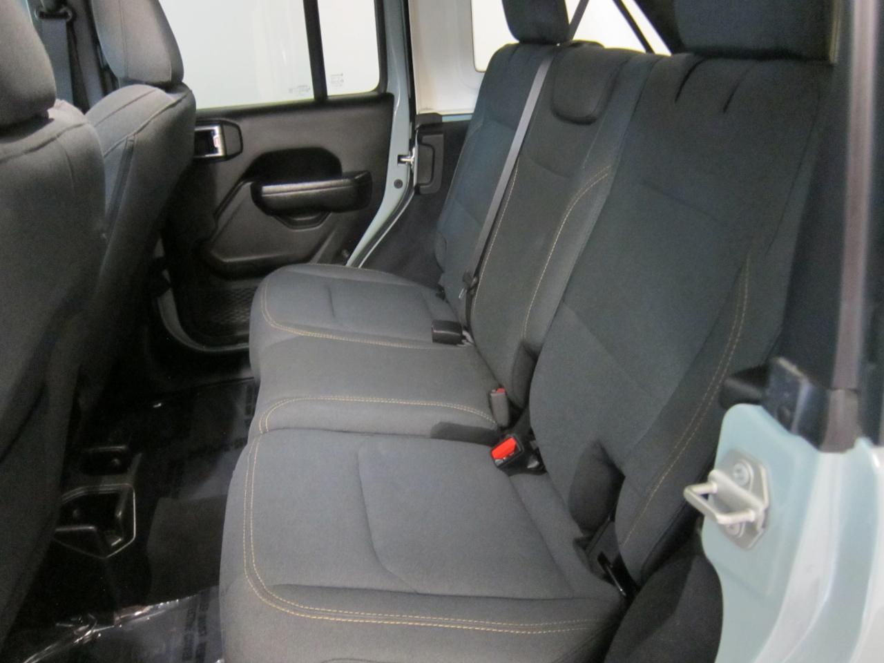 Jeep Wrangler Sport 2024
