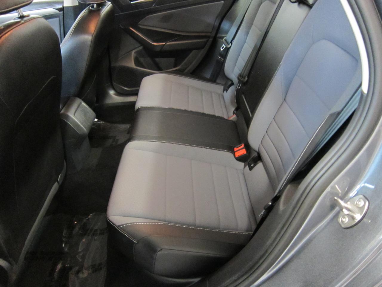 Volkswagen Jetta SE 2025