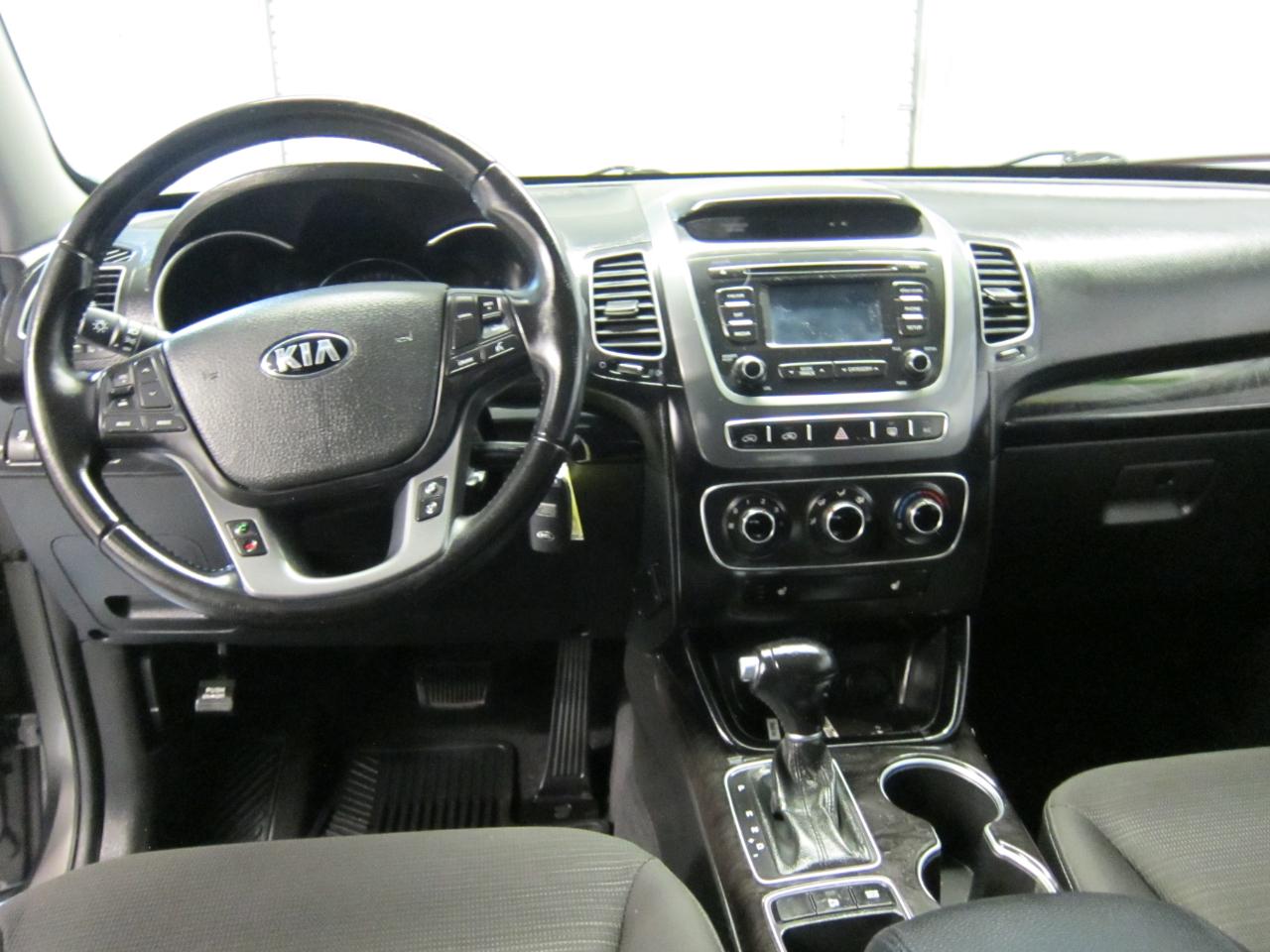 Kia Sorento LX 2WD 2014