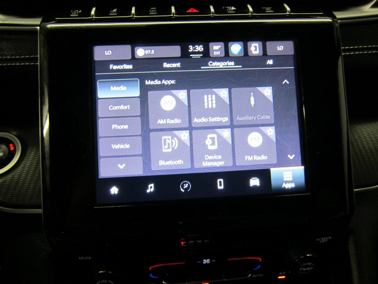 Jeep Grand Cherokee L Laredo 4WD 2023