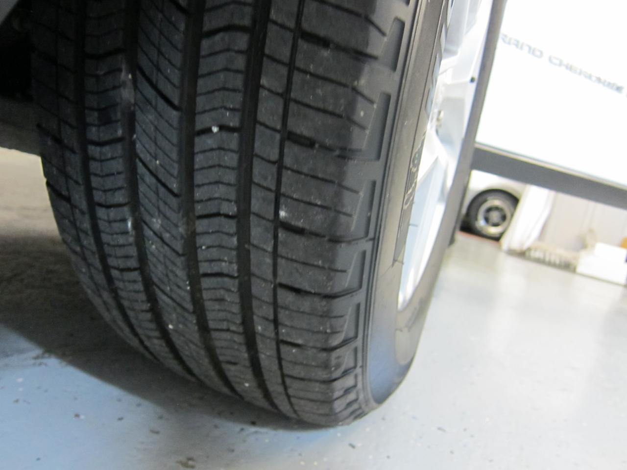 Jeep Grand Cherokee L Laredo 4WD 2023