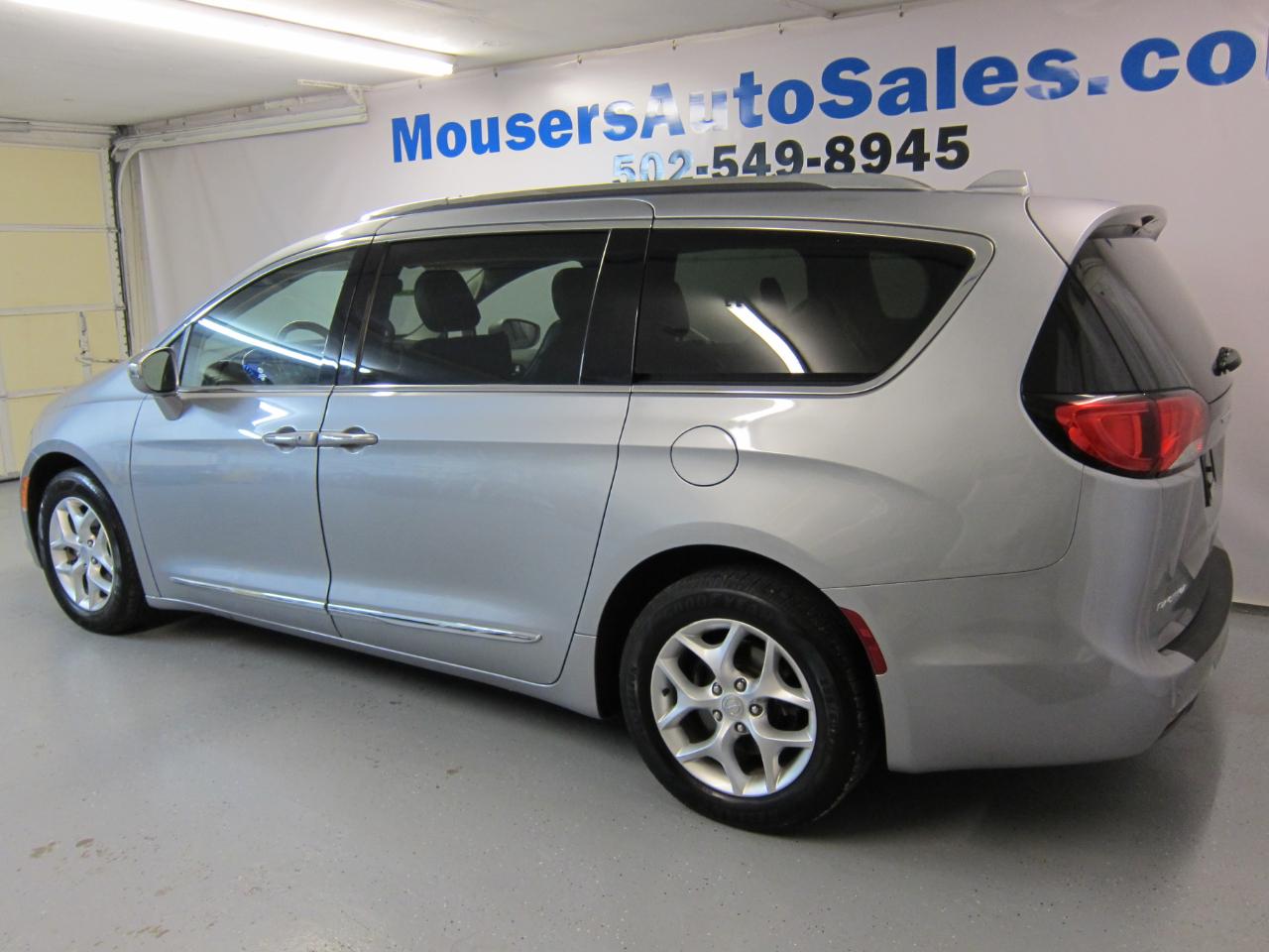 Chrysler Pacifica Limited 2020