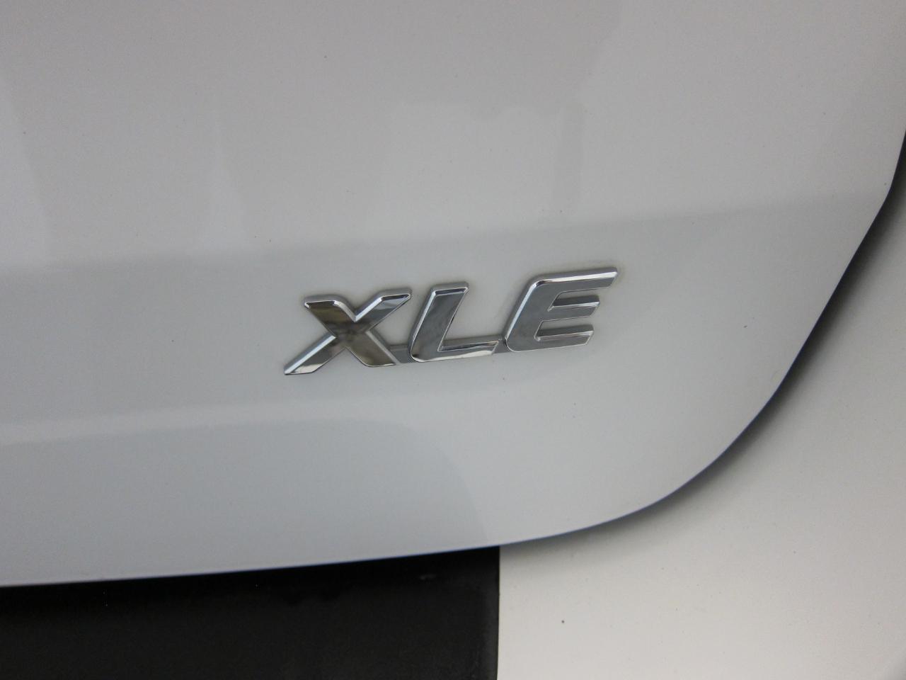 Toyota Sienna XLE FWD 8-Passenger V6 2013