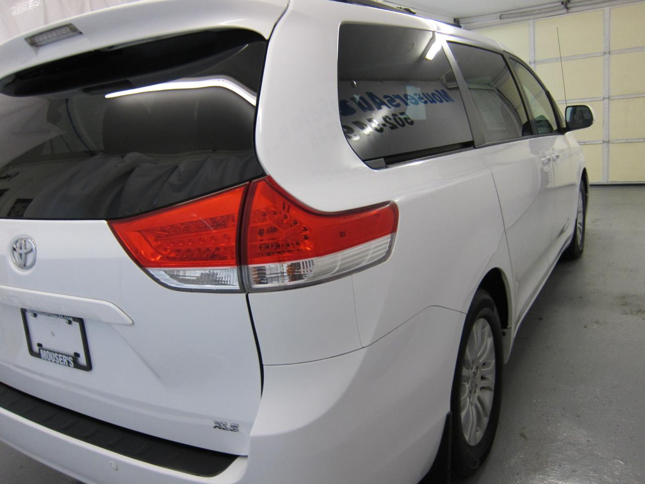 Toyota Sienna XLE FWD 8-Passenger V6 2013