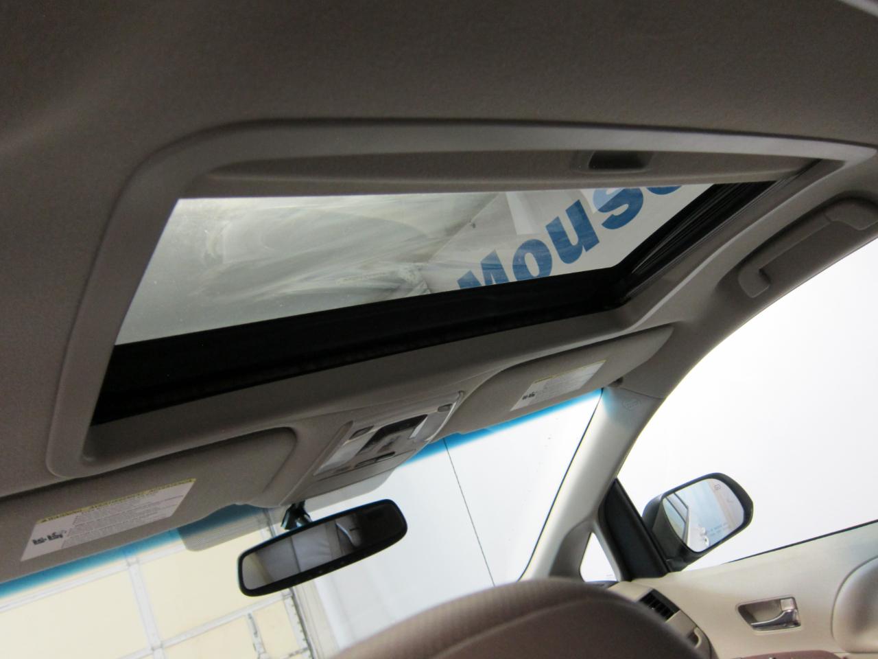 Toyota Sienna XLE FWD 8-Passenger V6 2013