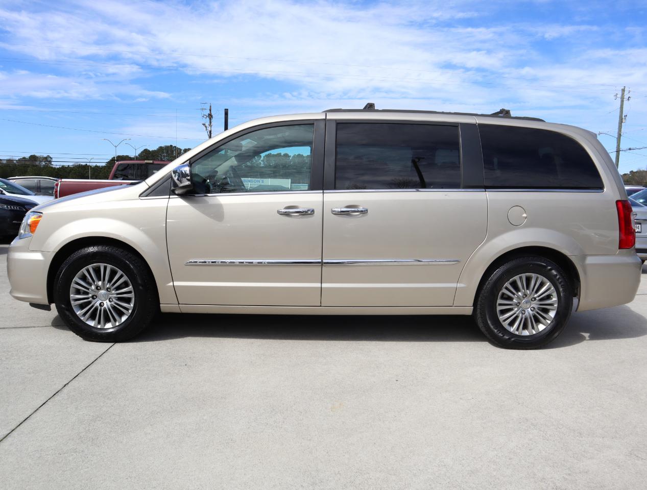 Chrysler Town & Country Touring-L 2016
