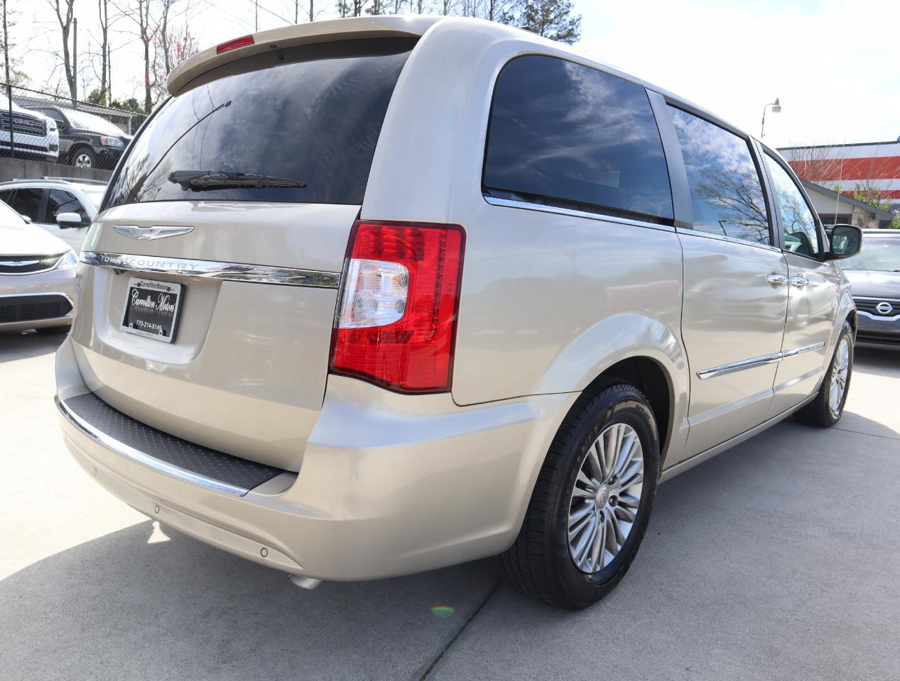 Chrysler Town & Country Touring-L 2016