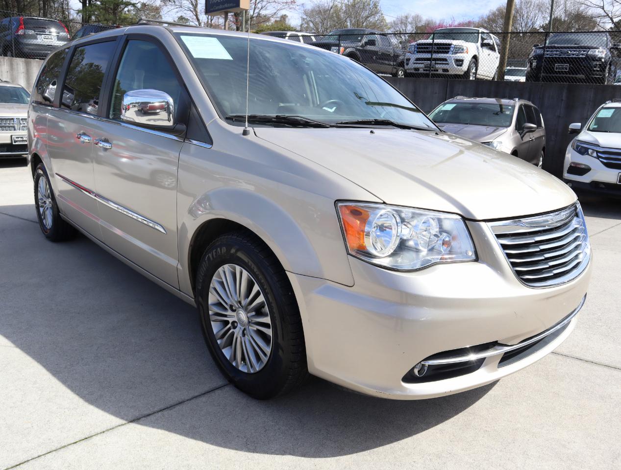 Chrysler Town & Country Touring-L 2016