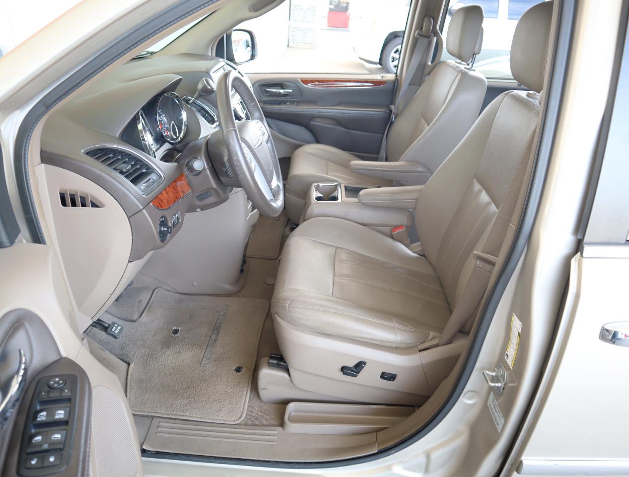 Chrysler Town & Country Touring-L 2016
