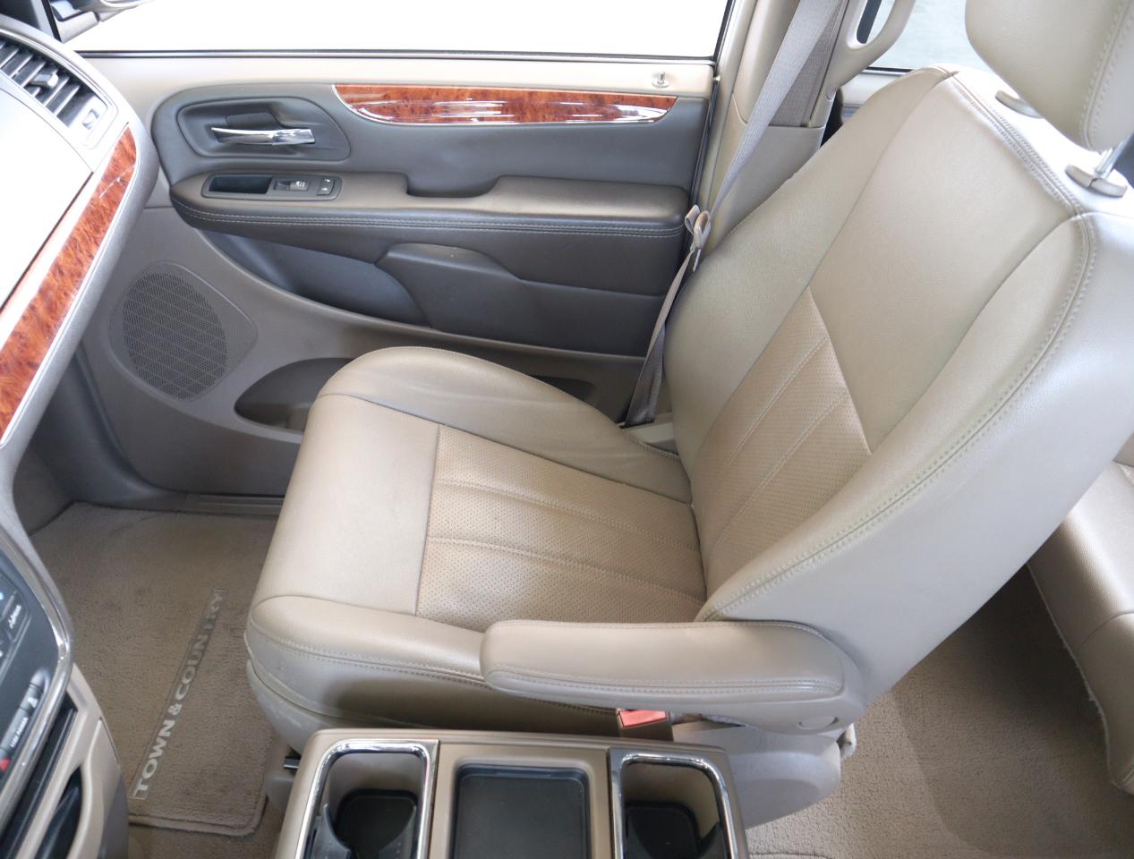 Chrysler Town & Country Touring-L 2016