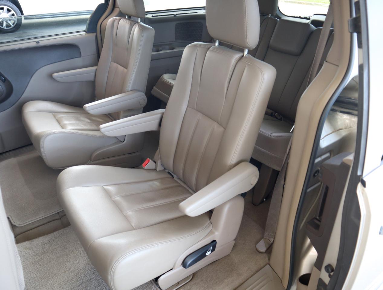 Chrysler Town & Country Touring-L 2016