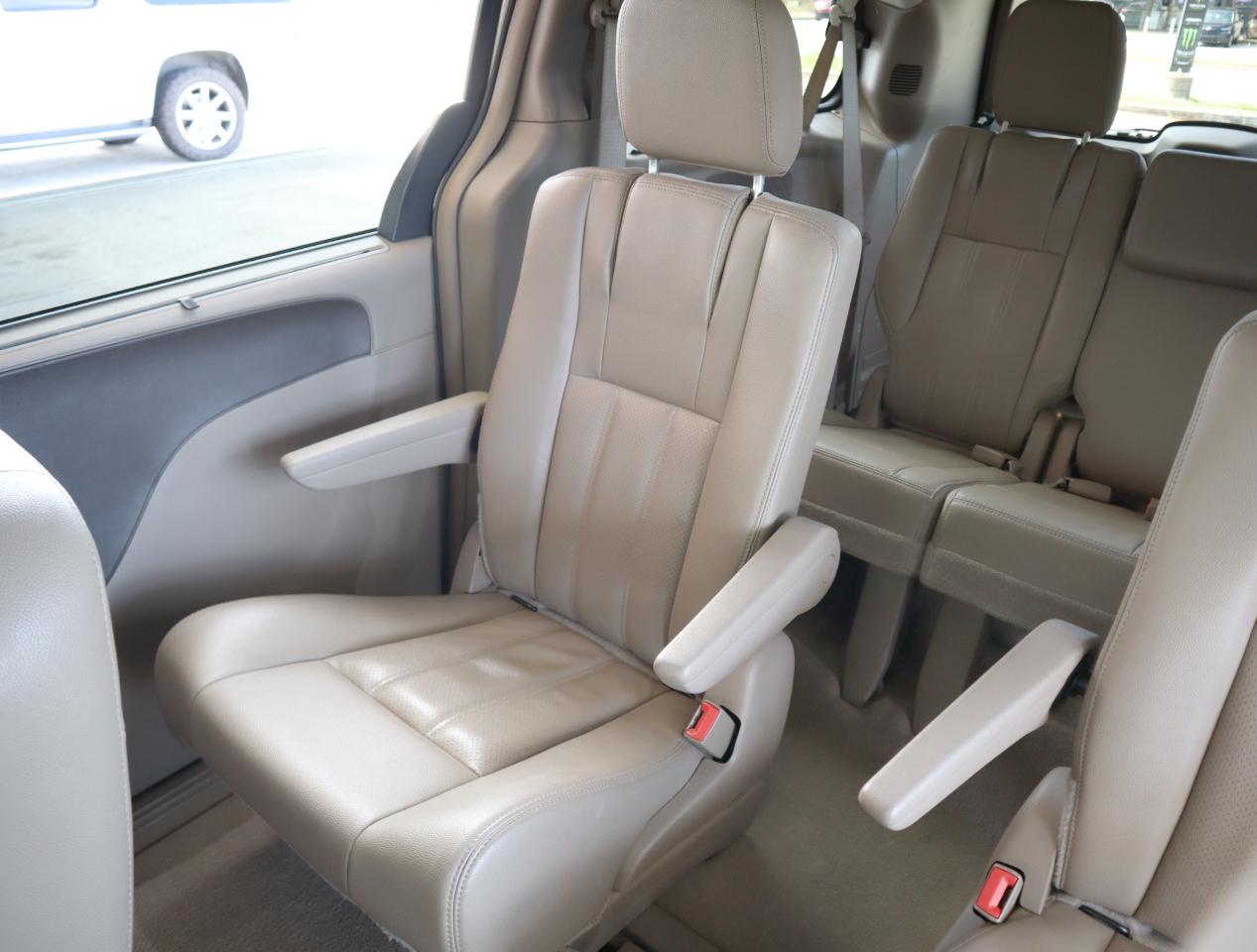 Chrysler Town & Country Touring-L 2016