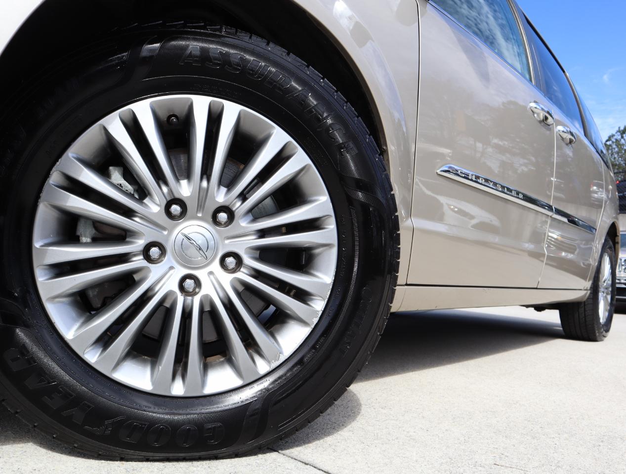 Chrysler Town & Country Touring-L 2016