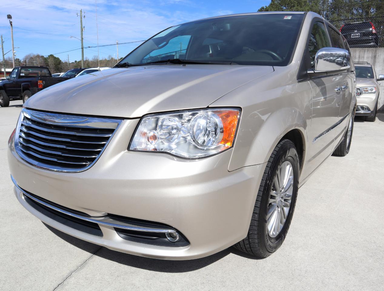 Chrysler Town & Country Touring-L 2016