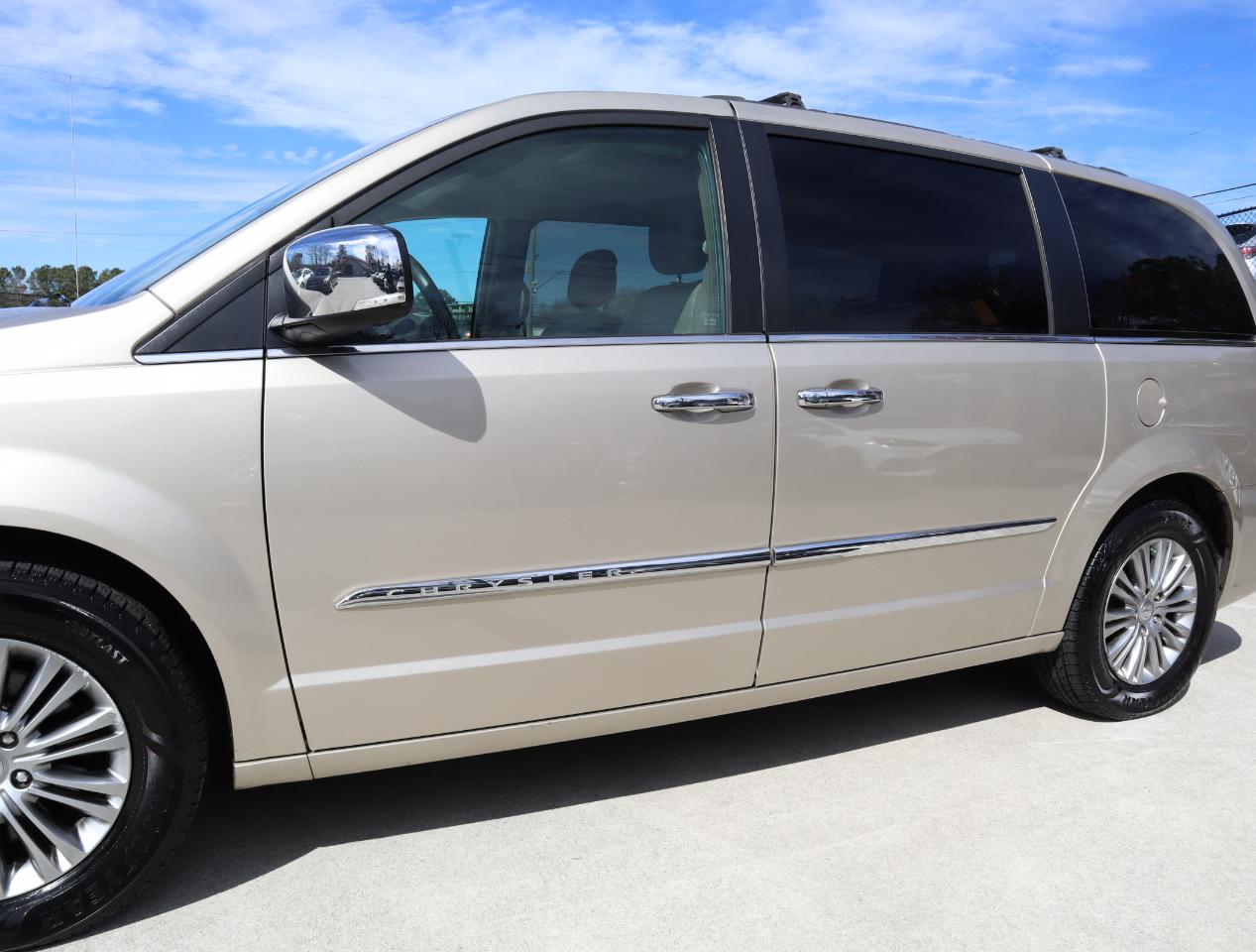 Chrysler Town & Country Touring-L 2016