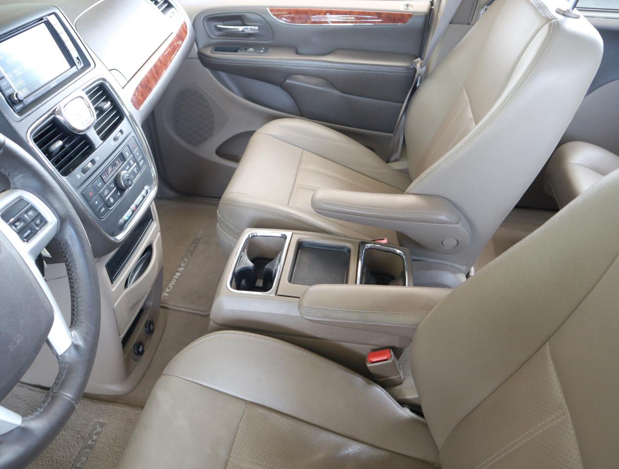 Chrysler Town & Country Touring-L 2016