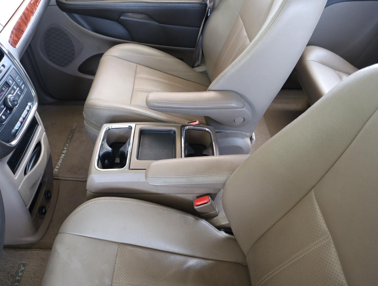 Chrysler Town & Country Touring-L 2016