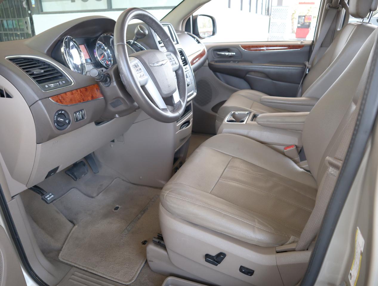 Chrysler Town & Country Touring-L 2016
